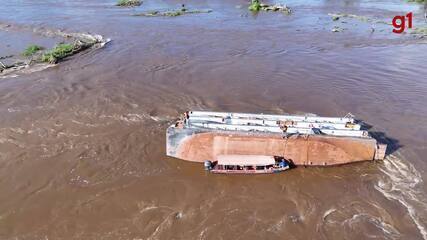 Governo de RO tenta resgatar barco hospital de afundou no rio Mamoré Governo de RO tenta resgatar barco hospital de afundou no rio Mamoré